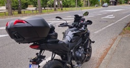 Yamaha Tracer 9, pun opreme, Chigee AIO 6 LTE + kamere, quickshifter, 2025 god.