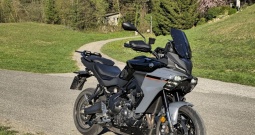 Yamaha Tracer 9, pun opreme, Chigee AIO 6 LTE + kamere, quickshifter, 2025 god.