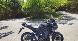 Yamaha Tracer 9, pun opreme, Chigee AIO 6 LTE + kamere, quickshifter, 2025 god.
