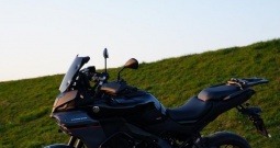 Yamaha Tracer 9, pun opreme, Chigee AIO 6 LTE + kamere, quickshifter, 2025 god.