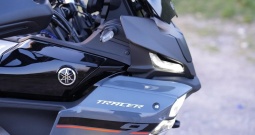 Yamaha Tracer 9, pun opreme, Chigee AIO 6 LTE + kamere, quickshifter, 2025 god.